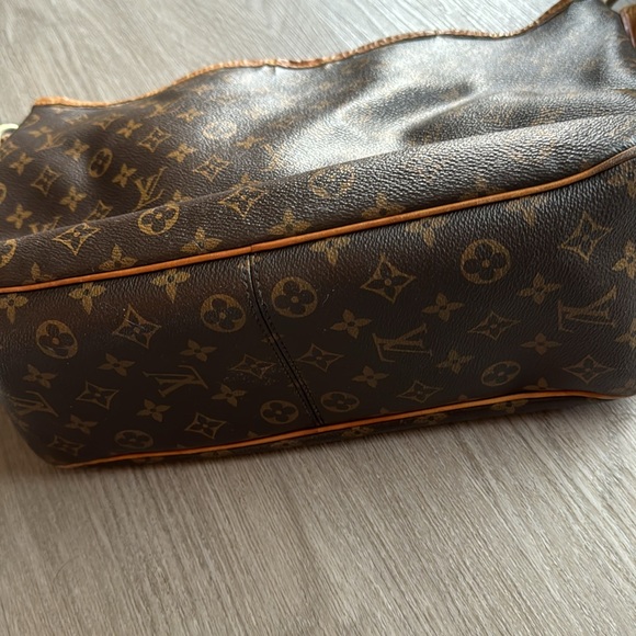 Authentic Louis Vuitton shoulder bag - Picture 8 of 10